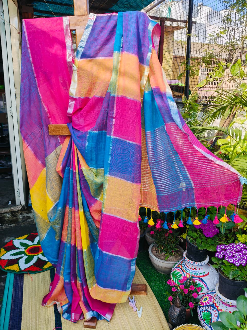 Elegant Multicolor Pure Linen Blend Saree