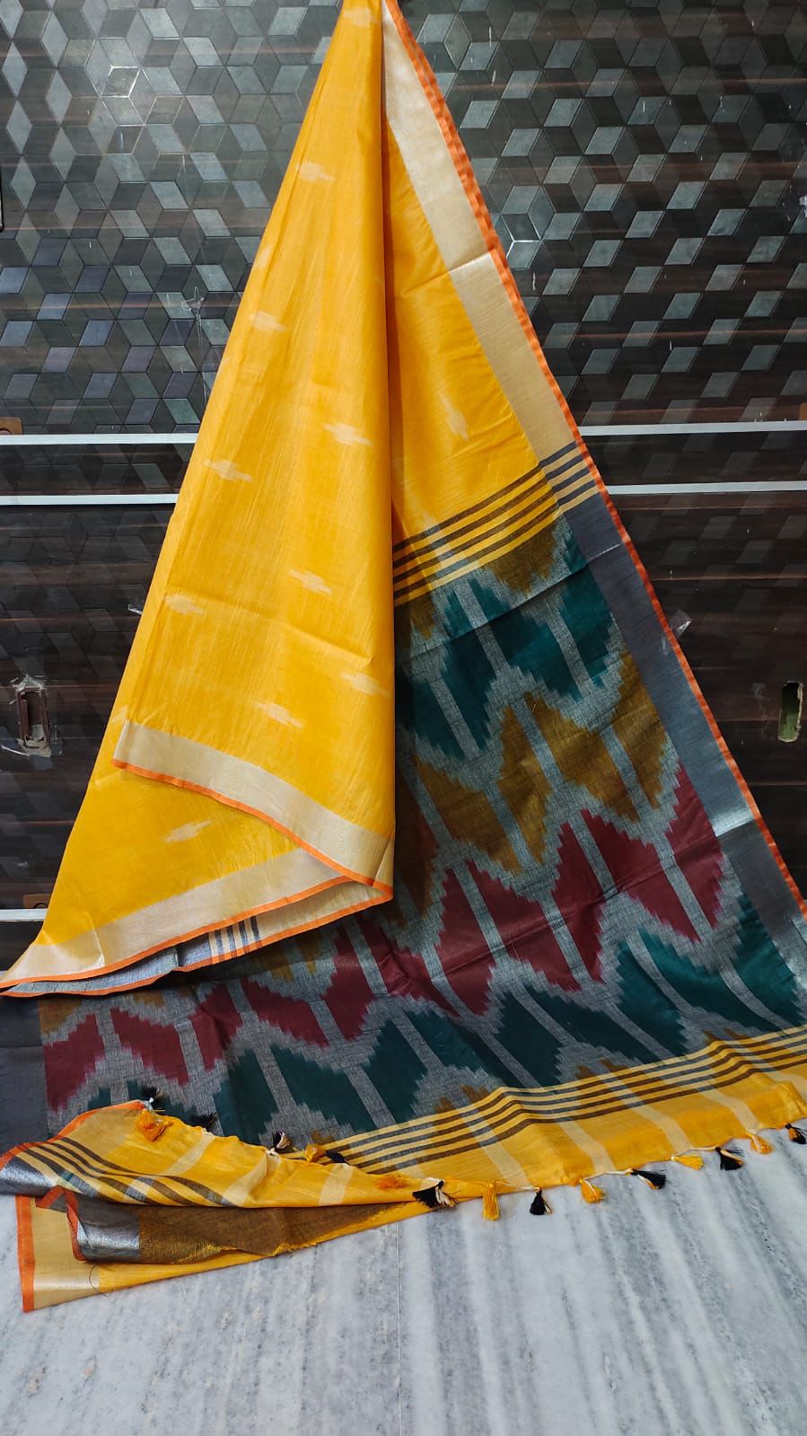 EKKAT LILEN SAREE