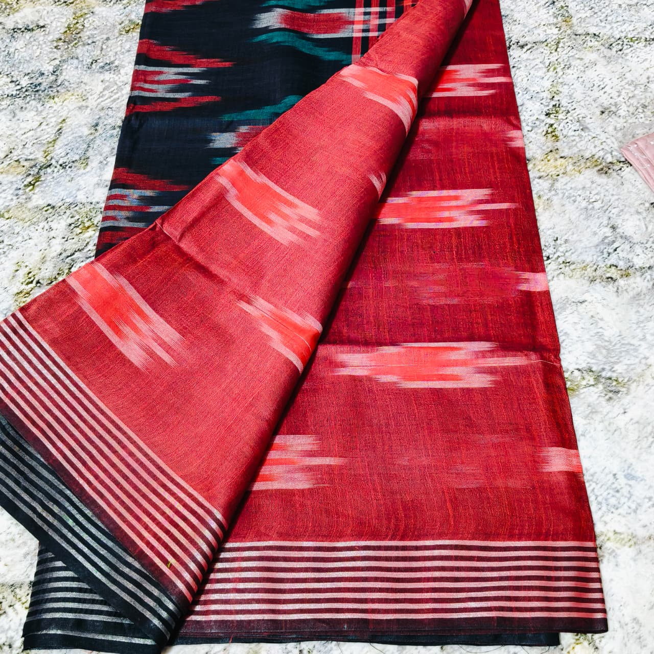 EKKAT LILEN SAREE - gallery