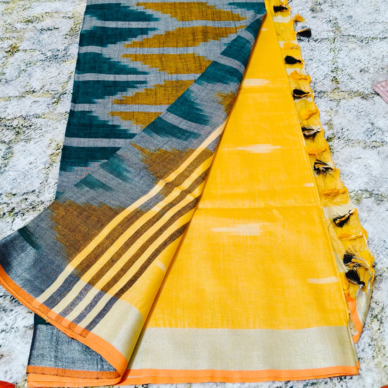 EKKAT LILEN SAREE - gallery