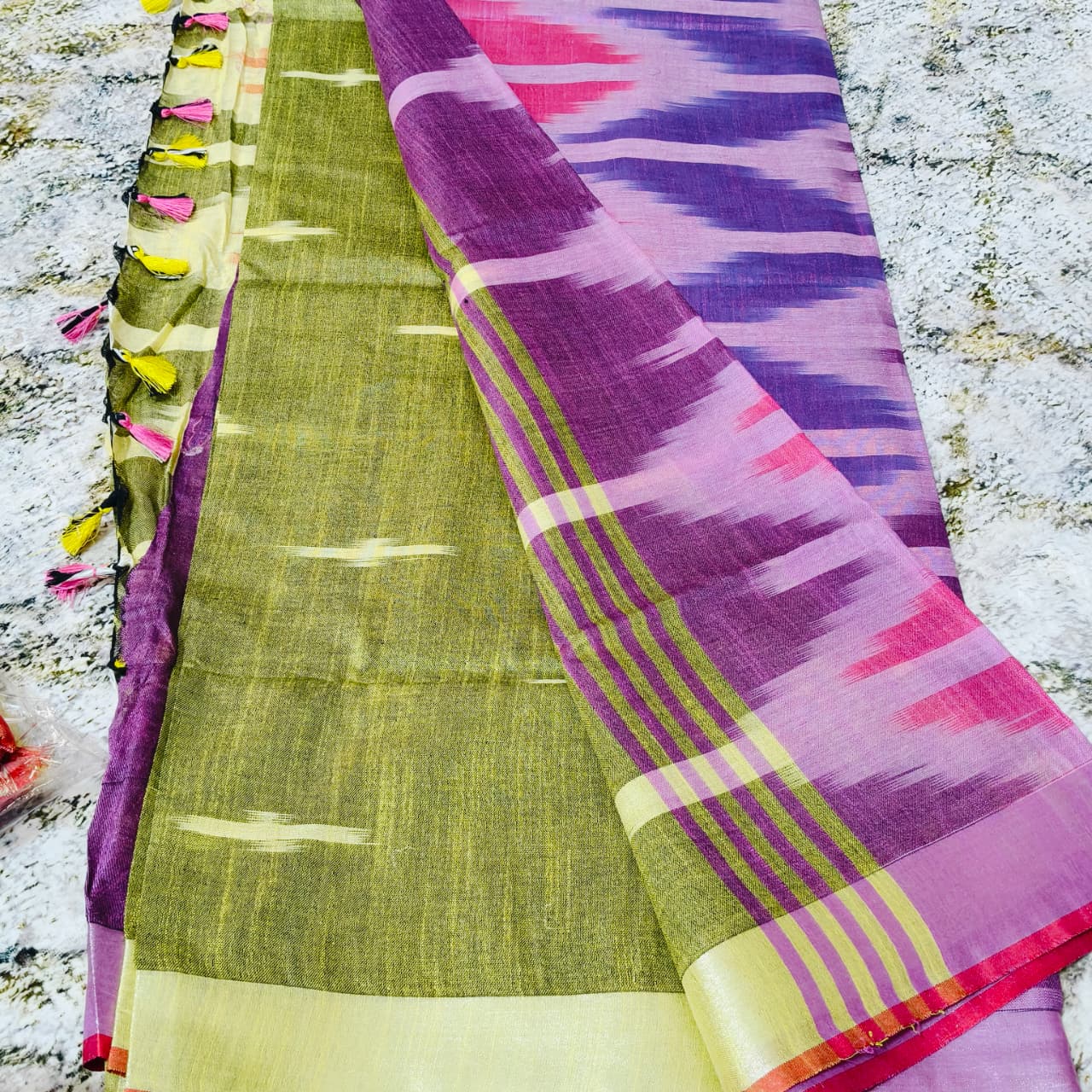 EKKAT LILEN SAREE - gallery